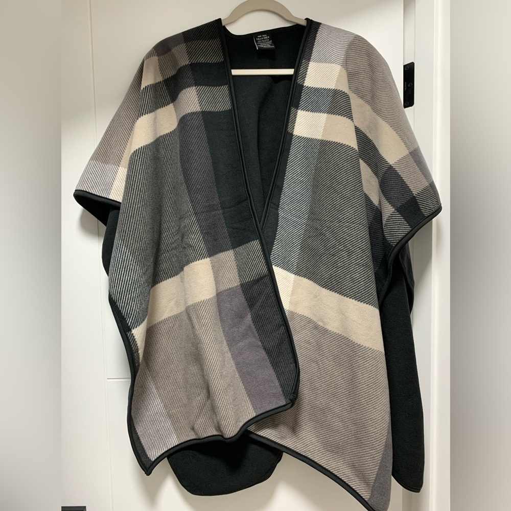 Plaid Poncho, Open Front Blanket Shawl Taupe Black Grey Plaid One Size NWOT